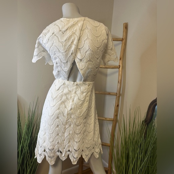 J.O.A Los Angeles White Laced-Up Dress Small - Picture 4 of 5